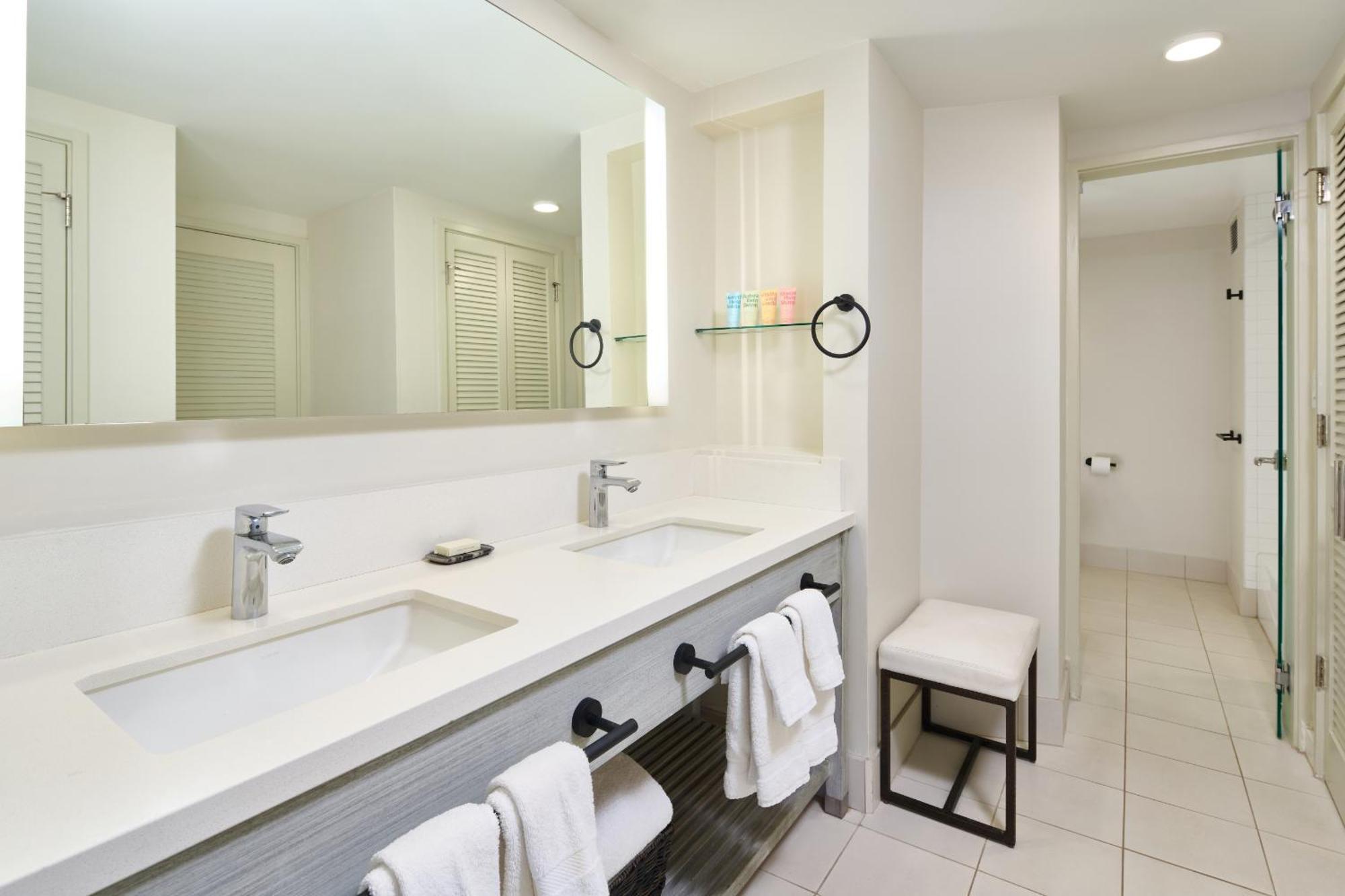 Kaimana Beach Hotel Honolulu Room photo